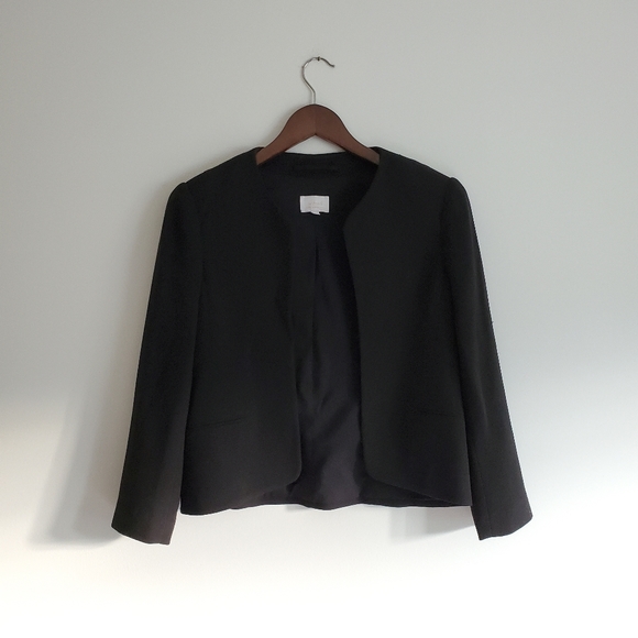 WILFRED | Equis Cropped Collarless Blazer in Black from Aritzia (Size 4) - Picture 3 of 9